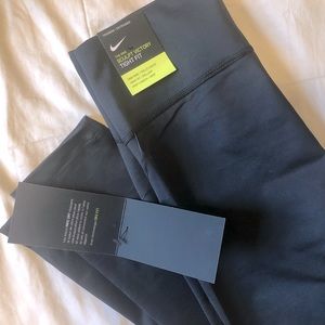 ✨New Nike Running Crop Tights✨